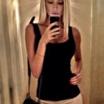 Девушка ищет парня для вирта по скайпу